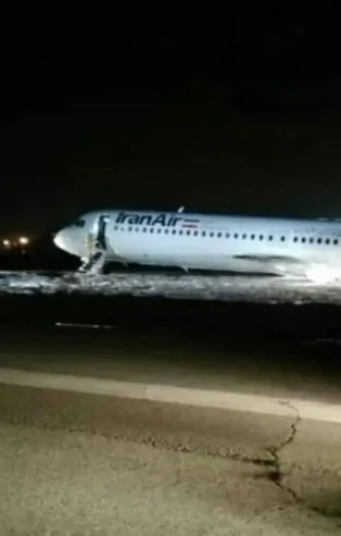 SON DAKİKA... İran’da yolcu uçağında yangın