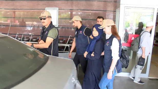 Son dakika: FETÖ'nün sözde "Türkiye İmamı" ile eşi tutuklandı-1