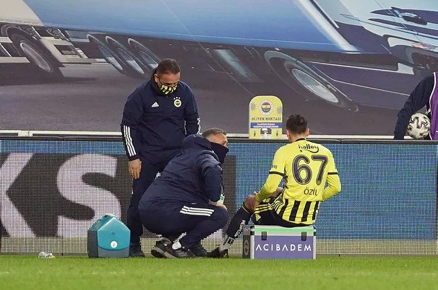 Fenerbahçe kulüp doktorundan flaş Mesut Özil açıklaması: Kırılmaya ramak kalmış