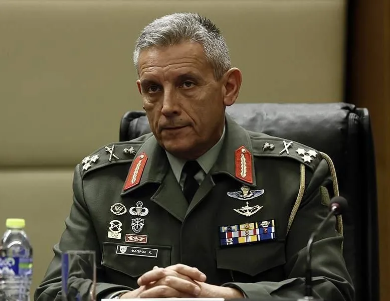 Yunan general haddini aştı!