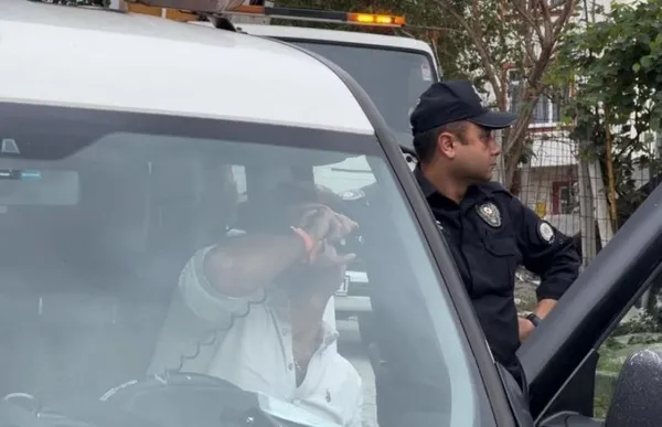 samsunda-gorenler-gozlerine-inanamadi-sevgilisine-kizdi-40-metre-yuksekliginde-154-bin-voltluk-yuksek-gerilim-1695919679657.jpeg Samsun'da görenler gözlerine inanamadı! Sevgilisine kızdı 40 metre yüksekliğinde 154 bin voltluk yüksek gerilim hattı direğine çıktı-5