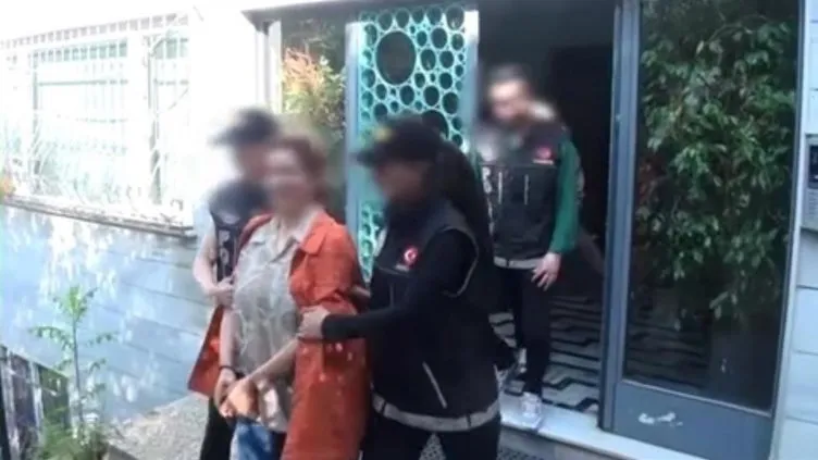 ŞARKICI KALBEN UYUŞTURUCU operasyonu kapsamında gözaltına alındı! Kalben Sağdıç’ın evine baskın görüntüleri kamerada! | VİDEO