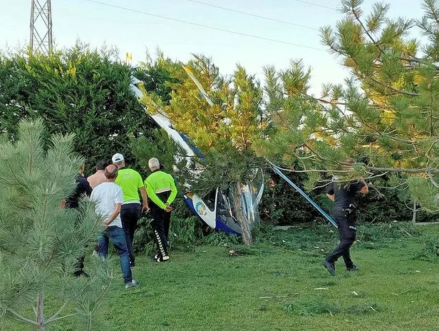 son-dakika-afyonkarahisarda-oteller-bolgesine-helikopter-dustu-1694887058073.jpeg Son dakika: Afyonkarahisar'da oteller bölgesine helikopter düştü-4
