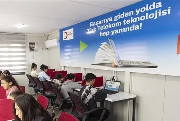 Öğrencilere destek verdi