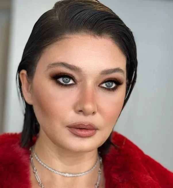 16-kilo-verdiren-nurgul-yesilcay-diyeti-47-yasinda-incecik-gorunme-taktigi-uyumadan-tam-4-saat-once-1701718434323.jpg 47 yaşında cayır cayır yağ yakıyor! Uyumadan tam 4 saat önce.." 16 kilo verdiren Nurgül Yeşilçay diyeti!-3