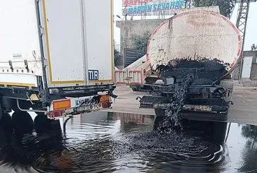 Tanker, TIR’a çarptı 26 ton petrol yola döküldü