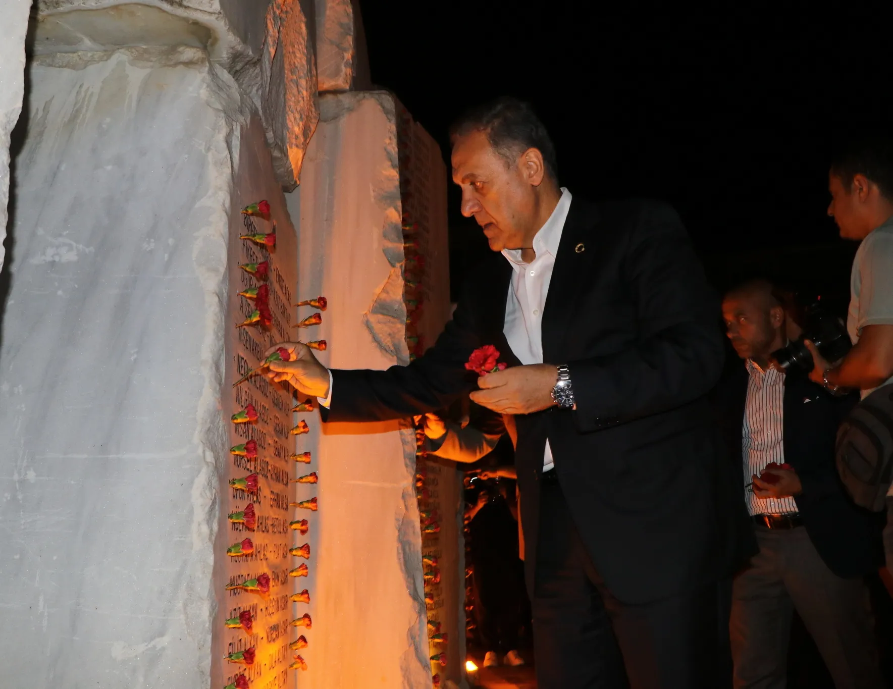 Yalova’da 17 Ağustos Depremi’nin 27. yıl dönümünde hayatını kaybedenler dualarla anıldı