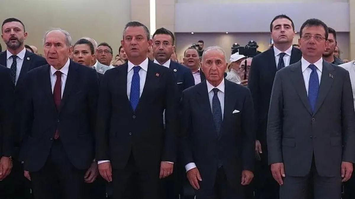 Ekrem İmamoğlu'ndan Özgür Özel'e 'özel' operasyon! Her taşın altından o çıkıyor! Takma mahlas karanlık tezgah