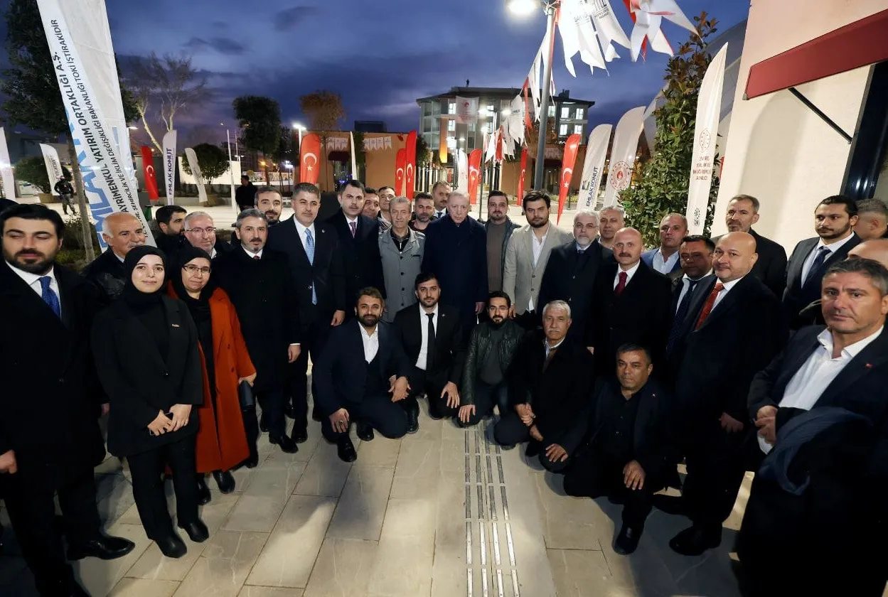 Başkan’dan deprem bölgesinde peş peşe ziyaret