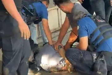 Poşet poşet sakladı, içine sarımsak koydu! Bursa’da akli dengesi yerinde olmayan şahsın eşyalarının arasından 500 bin TL çıktı