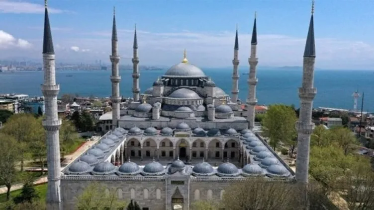 Restorasyonu tamamlanan Sultanahmet Camii FPV dronla görüntülendi