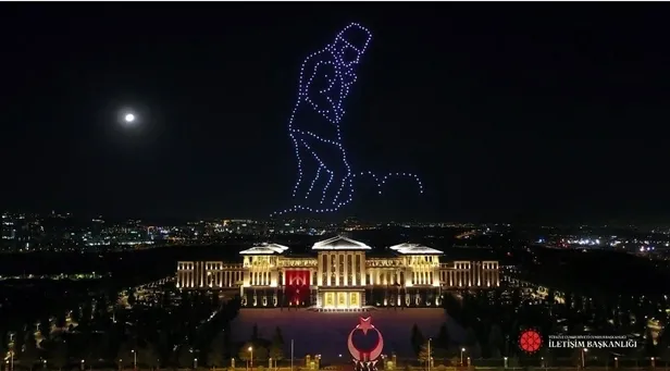 son-dakika-cumhurbaskanligi-kulliyesinde-30-agustos-zafer-bayrami-konseri-ve-iha-gosterisi-1598814490087.jpeg Son dakika: Cumhurbaşkanlığı Külliyesi'nde 30 Ağustos Zafer Bayramı konseri ve İHA gösterisi-3