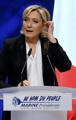 Fransa'da Le Pen'in dokunulmazlığı kaldırıldı