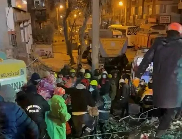 Canlı yayında peş peşe umut haberleri! İnanç, umut ve mucizenin adı 16 yaşındaki Hedil!-13