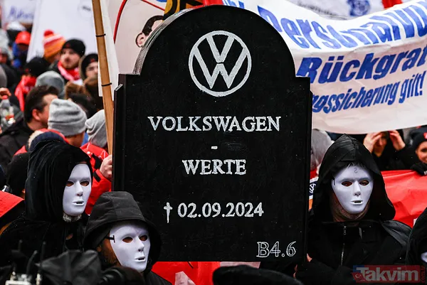 Alman otomotiv devi Volkswagen iflasın eşiğinde! Çalışanlar isyanda: Tabutunu kaldırdılar - 10