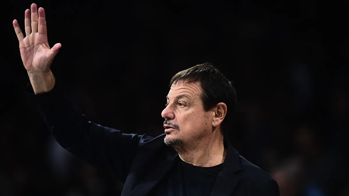 Ergin Ataman'ın annesi hayatını kaybetti