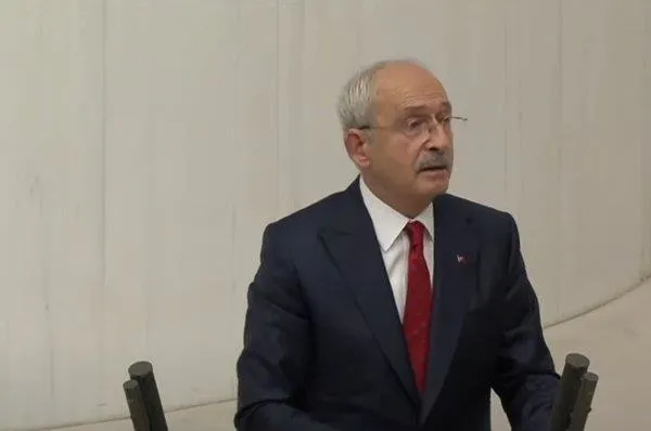 kilicdaroglu-milletin-iradesine-ve-gazi-meclise-hakaret-etti-feto-yalanina-sarildi-15-temmuz-sehitlerinin-kemi-1670262769539.jpeg