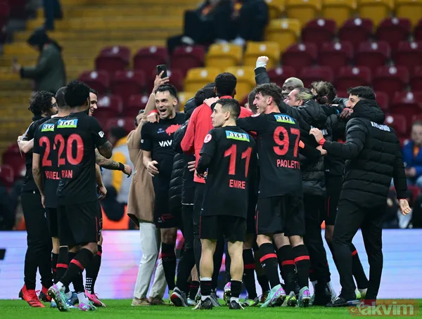 Galatasaraylı yıldıza sert eleştiri! "Ruhsuz" - 9