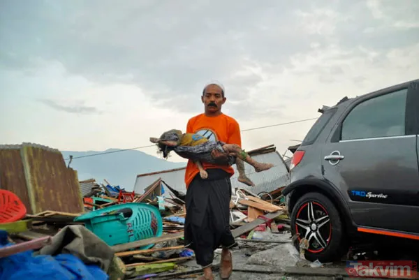 Tsunaminin vurduğu Palu neredeyse haritadan silindi - 11