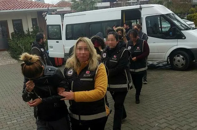 3 ilde fuhuş operasyonu! Çok sayıda gözaltı var