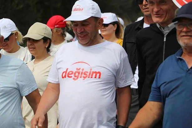 tanju-ozcan-chpnin-kapisina-dayaniyor-bay-kemal-orasi-senin-babanin-ciftligi-degil-1688724637379.jpeg Kavga küfür kıyamet! Tanju Özcan'dan Faik Öztrak'a salvolar: Zavallı, dünyanın en namussuz ve şerefsiz adamı-7