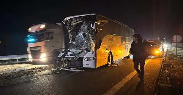 Ankara'da can pazarı! Yolcu otobüsü TIR'a çarptı: 1 ölü 15 yaralı