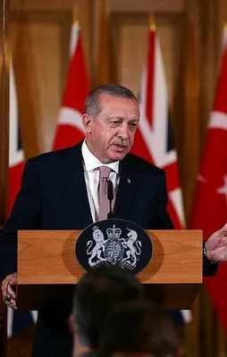 Cumhurbaşkanı Erdoğan'dan İngiltere'de gazetecilik dersi