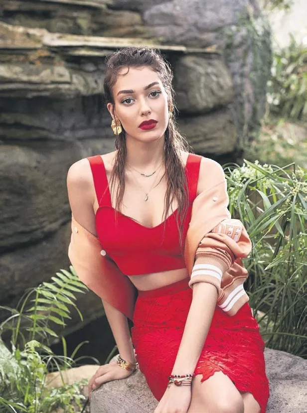 atvnin-sevilen-programi-kim-milyoner-olmak-isterde-saskina-ceviren-olay-1656183504655.jpeg ATV'nin sevilen programı 'Kim Milyoner Olmak İster'de şaşkına çeviren olay!-10