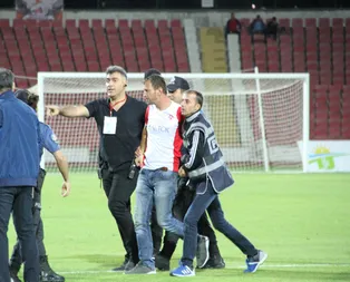 Taraftar hakem kafa attı! Maç iptal edildi