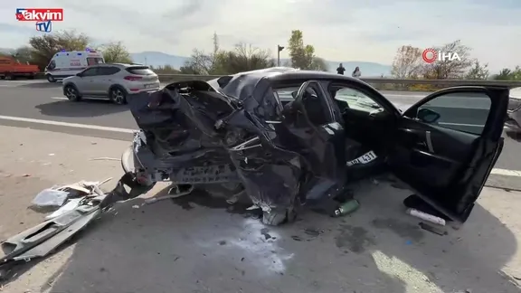 Bolu TEM’de emniyet şeridinde feci kaza: 9 yaşındaki çocuk hayatını kaybetti, 4 yaralı
