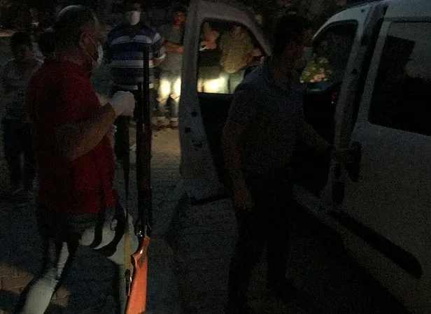 adanada-dehset-komsusunun-evini-pompali-tufekle-basti-1-olu-1-yarali-1624135118887.jpeg Adana'da dehşet! Komşusunun evini pompalı tüfekle bastı: 1 ölü 1 yaralı-2