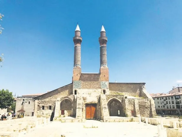 sivas-tarihi-guzellikleri-zengin-mutfagi-ve-dogal-guzellikleriyle-ziyaretcileri-cezbediyor-1668722021468.jpeg Sivas, tarihi güzellikleri, zengin mutfağı ve doğal güzellikleriyle ziyaretçileri cezbediyor-2