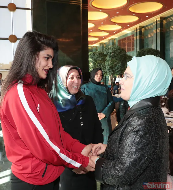 Cumhurbaşkanlığı Külliyesi'nde 8 Mart'a özel koruyucu aile yemeği - 1