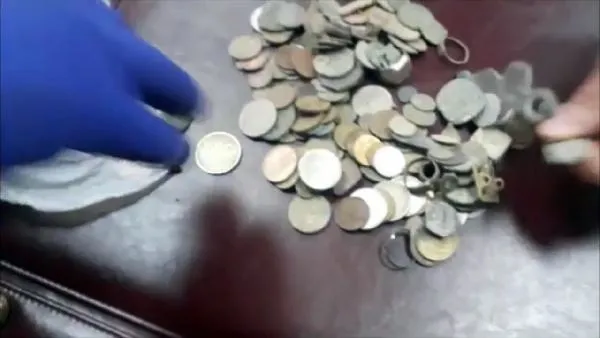 Son dakika: Ardahan'da tarihi eser operasyonu! Zeytin bidonundan çıktılar-2