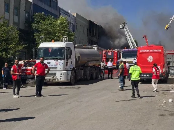 Ankara'da sünger fabrikasında yangın: Ölü sayısı 2'ye yükseldi!-2