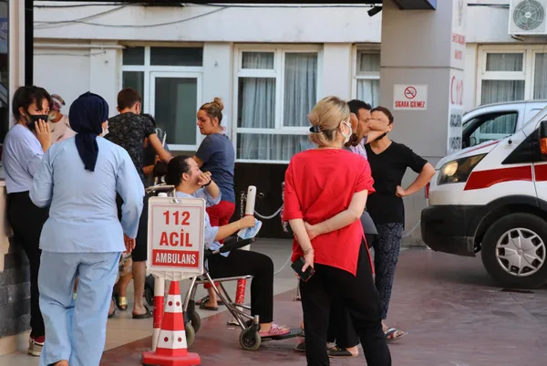 denizlide-kurbanini-keserken-kalp-krizi-geciren-bir-kisi-hayatini-kaybetti-1626771800826.jpg Denizli'de kurbanını keserken kalp krizi geçiren bir kişi hayatını kaybetti-6