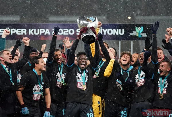 Trabzonspor'un Süper Kupa zaferi sonrası hakemlere 'penaltı' tepkisi: Çifte standart var - 24