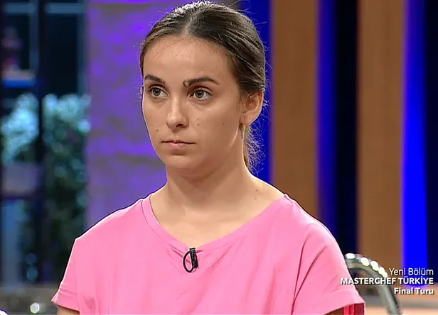 masterchefte-kaptanlik-oyununu-kim-kazandi-17-agustos-masterchef-kirmizi-ve-mavi-takim-yarismacilari-kimler-1597696929916.jpg MasterChef'te kaptanlık oyununu kim kazandı? 17 Ağustos MasterChef kırmızı ve mavi takım yarışmacıları kimler?-2