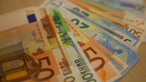 yil-sonuna-kadar-turkiyeye-15-milyar-euroluk-yatirim-1601971857309.jpg Yıl sonuna kadar Türkiye'ye 1,5 milyar euroluk yatırım-2