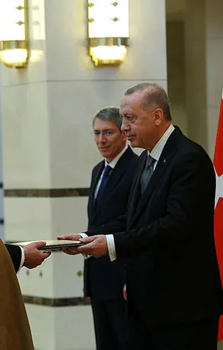 Cezayir Büyükelçisi Adcabi, Erdoğan'a güven mektubu sundu