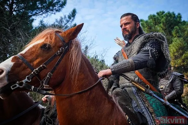 Kuruluş Osman’ın Cladius’u Tayanç Ayaydın körkütük aşık! 10 yıl önce evlendiği Amerikalı eşi güzelliğiyle hayran bıraktı - 24