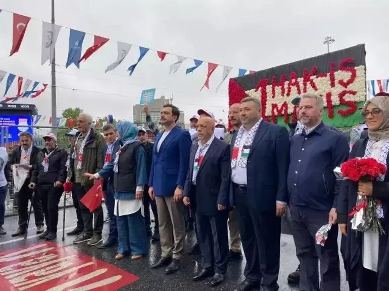Sendika temsilcileri Taksim'de Gazze unutulmadı! 1 Mayıs provokasyonu: CHP kışkırttı provokatörler kaldırım taşı söküp polise saldırdı-7