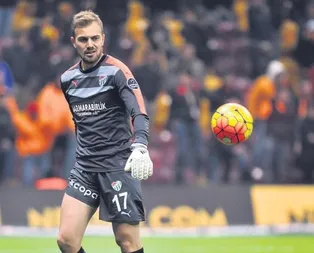 Mert Günok imza atıyor!