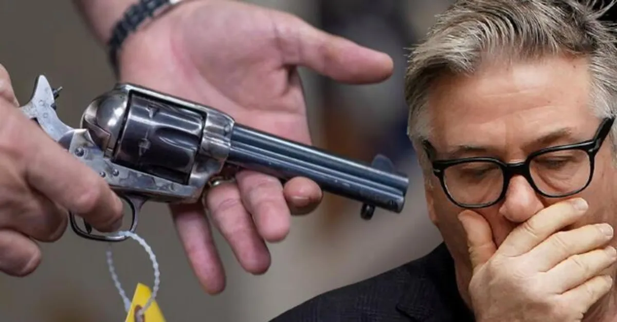 Alec Baldwin’in Halyna Hutchins’i öldürdüğü kazada sis perdesi aralanıyor