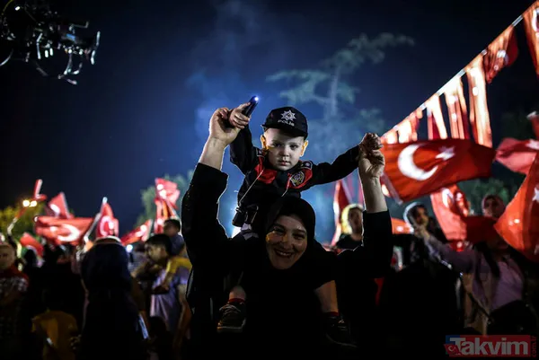 15 Temmuz Şehitler Köprüsü'ne akın akın geldiler - 19