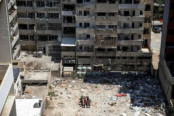 Beyrut Limanı'nda acı ve gözyaşı heykel oldu!-1