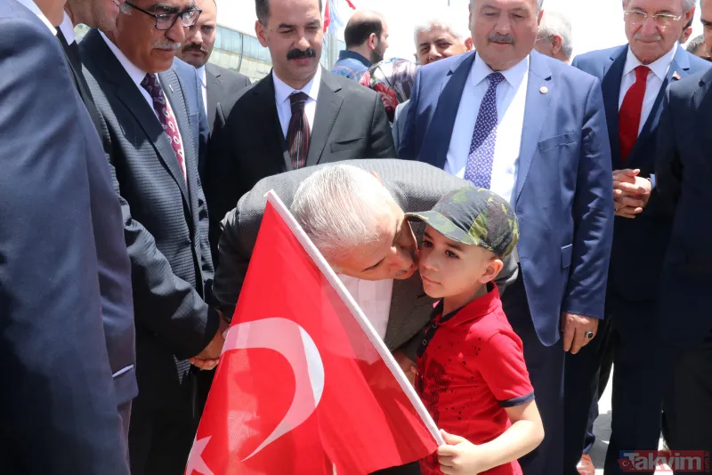 Binali Yıldırım'ı memleketinde yüzlerce hemşehrisi uğurladı! Tokalaşma kuyruğu 1 saat sürdü