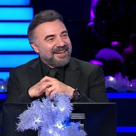 Nuri Alço ve Küçük Emrah toplam kaç filmde birlikte rol almıştır?