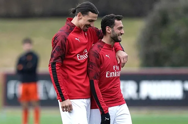 Son dakika... Dünyaca ünlü futbolcu Zlatan Ibrahimovic koronavirüse yakalandı!