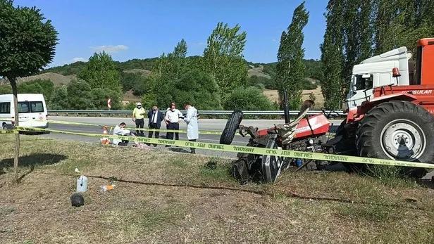 Çorum'da feci kaza: Traktör ile otomobil çarpıştı! Ölü sayısı 3'e yükseldi-3